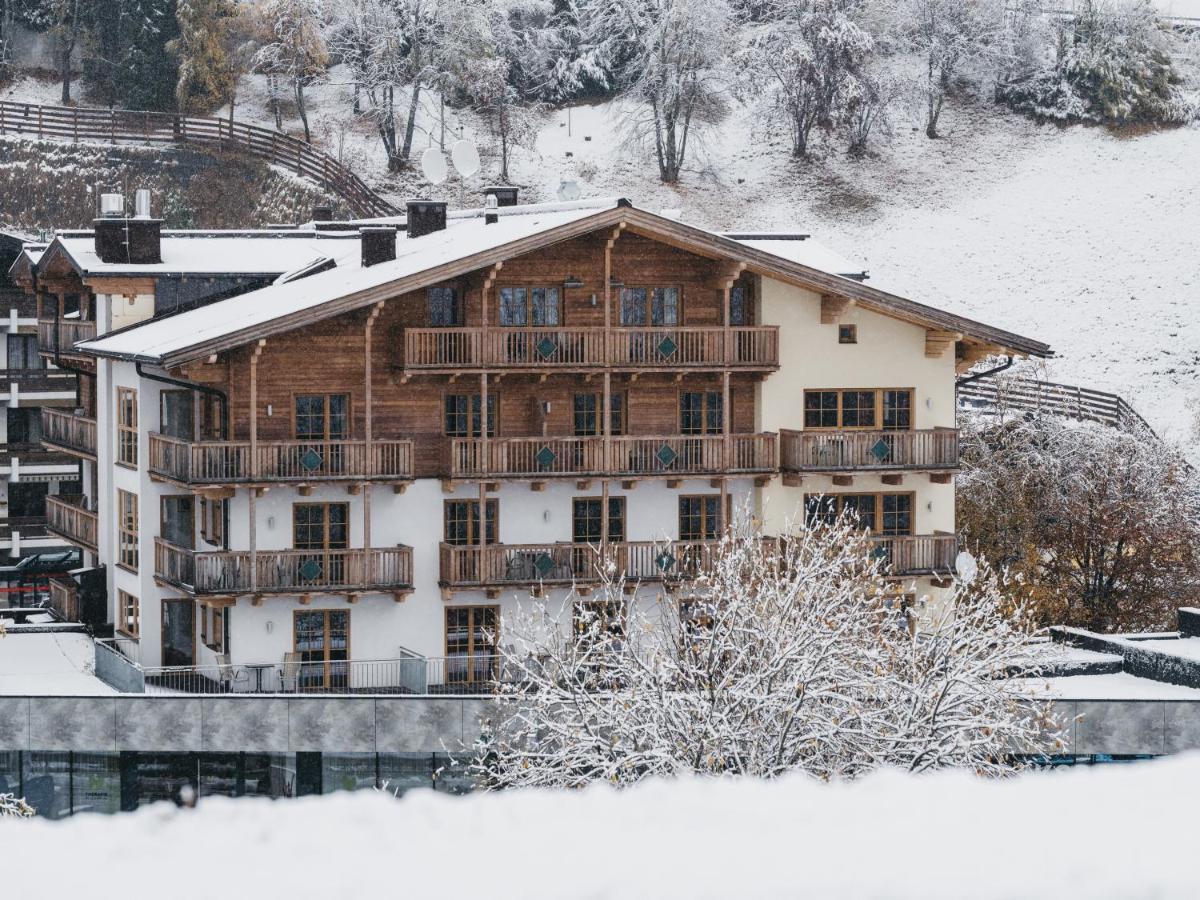 Residence Kristall By Vaya Inklusive Joker Card Saalbach-Hinterglemm Exteriör bild
